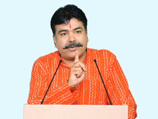 पाकिस्तानमधून भारतात आलेल्या विस्थापित हिंदूंसाठी ‘निमित्तेकम्’ संस्थेच्या माध्यमातून संघर्ष करणारे राजस्थानचे श्री. जय आहुजा !