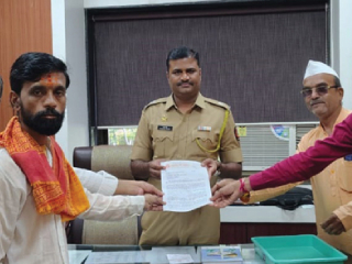 श्री शनिशिंगणापूर येथे भाविकांची लूट रोखून दोषींवर गुन्हे नोंद करा !