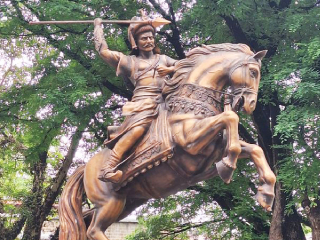 थोरले बाजीराव पेशवे यांच्या भव्य अश्वारूढ पुतळ्याचे ४ जुलैला अनावरण !