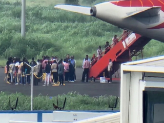Gujrat Bangladeshis Deportation : २५० बांगलादेशींना हात बांधून परतवले – गुजरातचा ठणठणीत संदेश