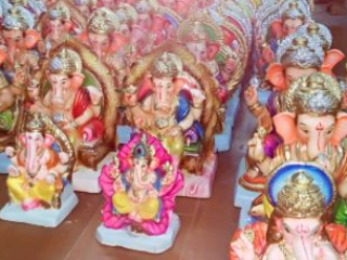 (म्हणे) ‘पीओपीच्या मूर्तींमुळे प्रदूषण होत असल्याने त्यावर बंदी आणावी !’
