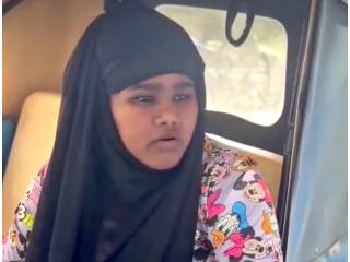 M.P. Burqa Exam : मध्यप्रदेशात बुरखाधारी महिला एका परीक्षार्थीला कॉपी पुरवत असल्याचे उघड