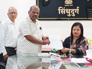 प्लास्टिकचे राष्ट्रध्वज विकणार्‍यांवर कारवाई करा !