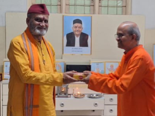 प्रखर हिंदुत्वनिष्ठ प्रमोद मुतालिक यांची मिरज येथील सनातन आश्रमाला सदिच्छा भेट !