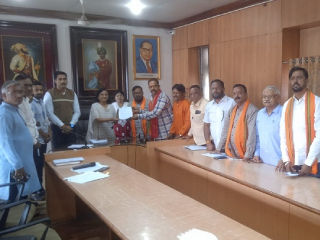 श्री गणेशमूर्तीचे विसर्जन पंचगंगेतच करण्यावर हिंदुत्वनिष्ठ ठाम ! – हिंदु जनजागृती समितीची महापालिका प्रशासनासमवेत बैठक