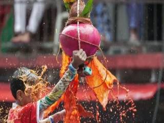 राज्यात दहीहंडी उत्साहात !