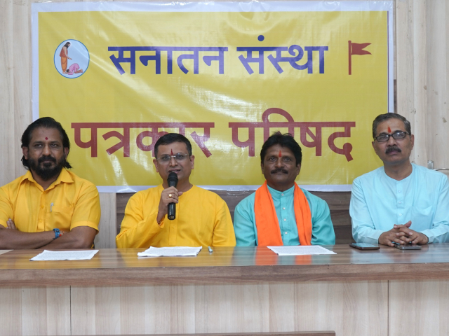 मालेगाव, मुंबई बाँबस्फोट आणि डॉ. दाभोलकर प्रकरणांतील राजकीय हस्तक्षेप मीरा बोरवणकर यांनी जाहीर करावा ! – चेतन राजहंस, राष्ट्रीय प्रवक्ते, सनातन संस्था