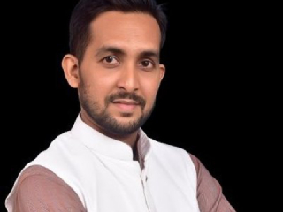 ‘एम्.आय.एम्.’च्या उमेदवाराकडूनच दुहेरी मतदार असल्याचा आरोप