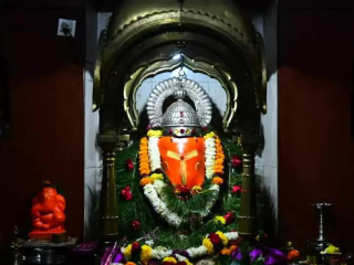 पुणे येथील ‘नवसाला पावणारा’ मोदी गणपति !