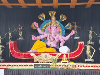 सांगली आणि मिरज येथे पौराणिक देखावे पहाण्यास भाविकांची गर्दी !