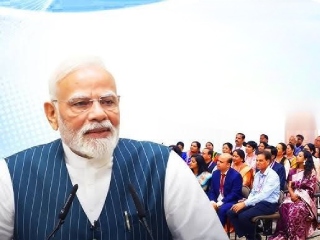 पंतप्रधान मोदी यांचे शिक्षकांना ‘स्वदेशी’ला प्रोत्साहन देण्याचे आवाहन !