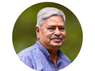 कर्नाटकातील ‘युवा ब्रिगेड’ या हिंदुत्वनिष्ठ संघटनेचे संस्थापक चक्रवर्ती सुलीबेले यांना पितृशोक