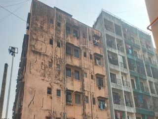जुन्या इमारतींचा प्रश्न !