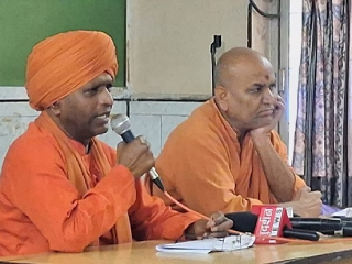 कुरेशी कसायांचे गोरक्षकांच्या अपकीर्तीसाठी षड्यंत्र ! – महंत गुरुवर्य प.पू. रामगिरी महाराज