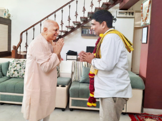 सनातनचे सद्गुरु नंदकुमार जाधव यांनी घेतली संत महेंद्र टुपके महाराज यांची भेट !