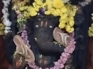 Karnataka Belur Tension : बेलुरू (कर्नाटक) शहरामध्ये श्री गणेशाच्या मूर्तीला अज्ञातांनी चप्पलांचा हार घातल्याने तणाव
