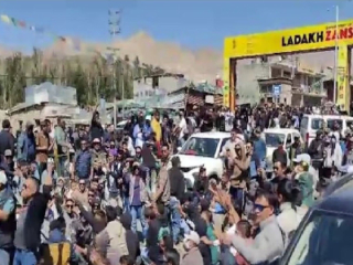 Ladakh Protest : लडाखला पूर्ण राज्याचा दर्जा देण्यासाठी लेहमधील आंदोलन हिंसक