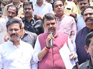 संकटकाळात राज्यशासन पूरग्रस्तांना सर्वतोपरी साहाय्य करणार ! – मुख्यमंत्री देवेंद्र फडणवीस