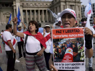 Peru Protest : नेपाळनंतर सहस्रावधी ‘जेन-झी’ तरुणांची पेरू देशात निदर्शने !