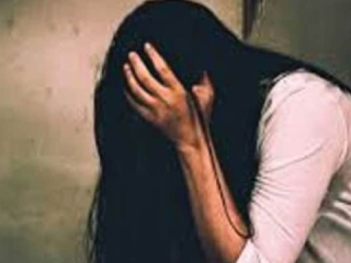 बदलापूर येथे अल्पवयीन विद्यार्थिनीचा विनयभंग करणार्‍या बसचालकाला अटक !
