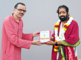 केरळमधील श्री कुरुंबा भगवती मंदिराचे मुख्य पुजारी अधिवक्ता एम्. त्रिविक्रमण् अडिकल यांची रामनाथी, गोवा येथील सनातनच्या आश्रमाला सदिच्छा भेट !