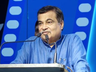नगरसेवक, अभियंत्यांना हवे असतात खराब होणारे रस्ते !