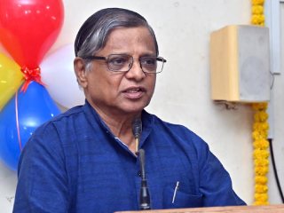 विद्यार्थ्यांना जुन्या गोष्टी नव्या दृष्टीने शिकवल्या पाहिजेत !- प्रा. दिलीप बेतकेकर