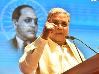 Siddaramaiah On RSS : (म्हणे) ‘सनातनवाद्यांची संगत नको, संघापासून दूर रहा !’