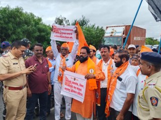 बेळगावमध्ये जाणार्‍या शिवसैनिकांना कर्नाटक पोलिसांनी सीमेवर रोखले !