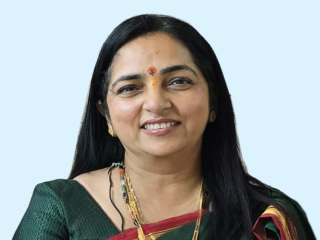 रामनाथी, गोवा येथील सनातनचा आश्रम पहाण्यासाठी आलेल्या सौ. माया स्वप्नील सावरकर यांना सच्चिदानंद परब्रह्म डॉ. आठवले यांचा लाभलेला सत्संग आणि गुरुदेवांनी केलेले मार्गदर्शन