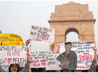 ‘आम्हाला नाही, तर तुम्हालाही नाही !’ – उपाशी कॉम्रेड्सची तडफड