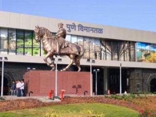 पुणे येथील लोहगाव विमानतळावर बिबट्यासाठी ८ कॅमेरे, ३ पिंजरे !