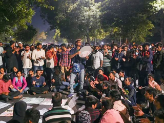 ‘जवाहरलाल नेहरू विश्वविद्यालय (जे.एन्.यू.)’मधील साम्यवाद्यांचे विद्यार्थी आंदोलन कि वैचारिक विघटन…?