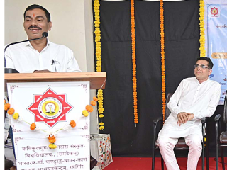 विद्यार्थ्यांच्या मनात संस्कृतची गोडी निर्माण करावी ! – शिक्षणाधिकारी नरेंद्र गावंड
