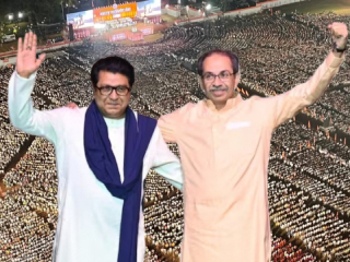 सिंचन घोटाळ्याचे पुरावे खरे असतील, तर  अजित पवार यांना बाहेर काढा ! – उद्धव ठाकरे