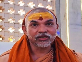 शंकराचार्य स्वामी अविमुक्तेश्वरानंद यांना संगमस्थळी स्नानाला जाण्यापासून रोखल्याने तणाव
