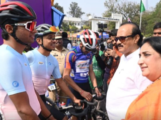 ‘बजाज पुणे ग्रँड टूर’ या आंतरराष्ट्रीय सायकल स्पर्धेमुळे जिल्ह्यात दर्जेदार रस्त्यांची निर्मिती ! – अजित पवार, उपमुख्यमंत्री