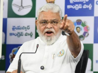 YSRCP Leader Ambati Rambabu : आंध्रप्रदेशात विरोधी पक्षाच्या अध्यक्षांनी मुख्यमंत्री नायडू यांना केली शिवीगाळ !