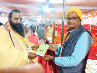 Narmada Sahitya Manthan : इंदूर (मध्यप्रदेश) येथील ‘नर्मदा साहित्य मंथन कार्यक्रमा’तील सनातन संस्थेच्या ग्रंथप्रदर्शनाला जिज्ञासूंचा उत्स्फूर्त प्रतिसाद !