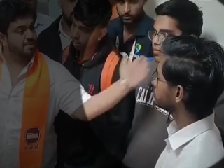 Coaching Centre Insulting Marathi : नाशिक येथे मराठी भाषेचा अवमान करणार्‍या खासगी शिकवणीवर्गात मनसेने विचारला जाब !