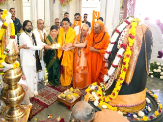 जुने गोवे येथे जगद्गुरु रामानंदाचार्य नरेंद्राचार्यजी महाराज यांच्या गोवेश्वर महाशिव मंदिरात प्राणप्रतिष्ठा