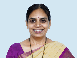 प्रेमभाव, तत्त्वनिष्ठ आणि सकारात्मक राहून शारीरिक त्रासांना सामोरे जाणार्‍या ६१ टक्के आध्यात्मिक पातळीच्या दंतवैद्या (सौ.) संगीता चौधरी (वय ४५ वर्षे) !