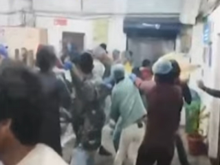 तळोजा येथील रुग्णालयात कचर्‍यावरून मारहाण !
