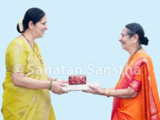 रामनाथी आश्रमातील श्रीमती क्षमा राणे (वय ७५ वर्षे), सौ. विजयलक्ष्मी दंडमुडी (वय ६९ वर्षे) आणि डॉ. (सौ.) संगीता चौधरी (वय ४५ वर्षे) यांनी गाठली ६१ टक्के आध्यात्मिक पातळी !
