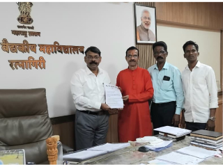 जिल्हा शासकीय रुग्णालयाच्या इमारतींवर मुस्लिम संस्थांकडून अनधिकृतपणे लावण्यात आलेले फलक काढून संबंधितांवर कारवाई करा !  