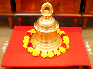 घंटानादाचा (घंटा वाजवल्यावर त्यातून उत्पन्न होणार्‍या नादाचा) देऊळ, देवळातील देवता आणि व्यक्ती यांच्यावर आध्यात्मिकदृष्ट्या सकारात्मक परिणाम होणे