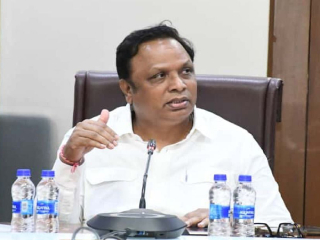 पुढील अधिवेशनापूर्वी ‘पत्रकार आणि वृत्तपत्र विक्रेते महामंडळा’ची स्थापना होणार !
