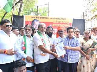 सहस्रो आंबा आणि काजू बागायतदारांचा सिंधुदुर्ग जिल्हाधिकारी कार्यालयावर आक्रोश मोर्चा