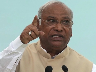 सरकारला आधीच ठाऊक होते, तर एल्.पी.जी.ची व्यवस्था का केली नाही ! – मल्लिकार्जुन खर्गे, काँग्रेस अध्यक्ष