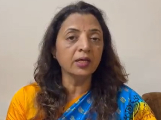 विधानभवनाच्या वाहनतळामधील भंगार गाड्या उचला !
